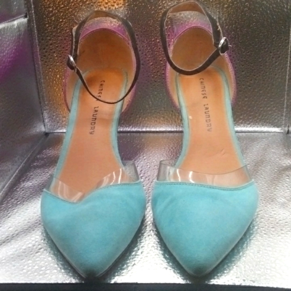 Pointing toe  3 inch pumps